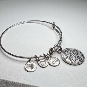 Alex and Ani Because I Love You Aunt Charm Silver Bracelet Adjustable Vtg Retire